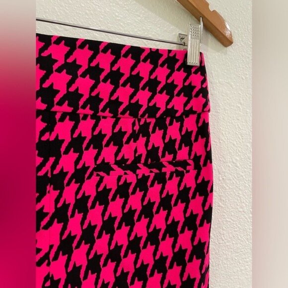 Alice+Olivia Houndstooth Pink Chic Mini Flare Pants Designer Luxury Career - Picture 12 of 12